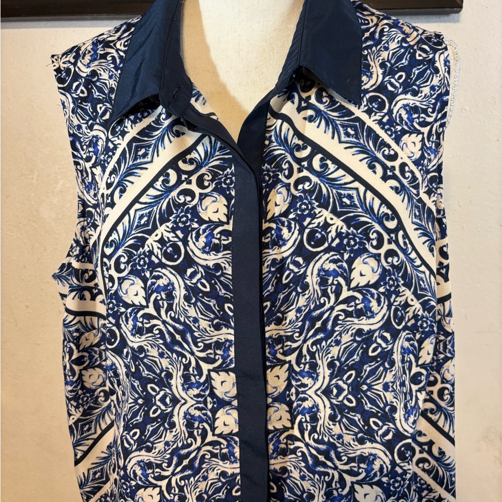 Coldwater Creek Blue and White Patterned Button Down Shirt